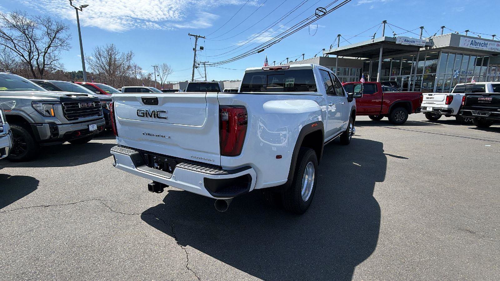 New 2026 GMC Sierra 3500 Denali Ultimate AWD/4WD image 7