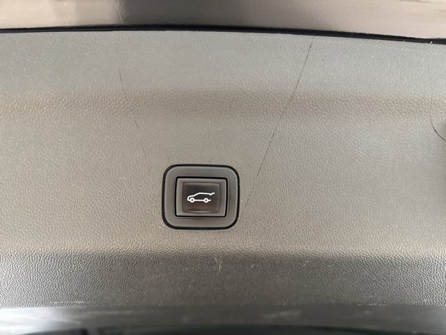 Used 2022 Cadillac Escalade Premium Luxury Platinum image 12