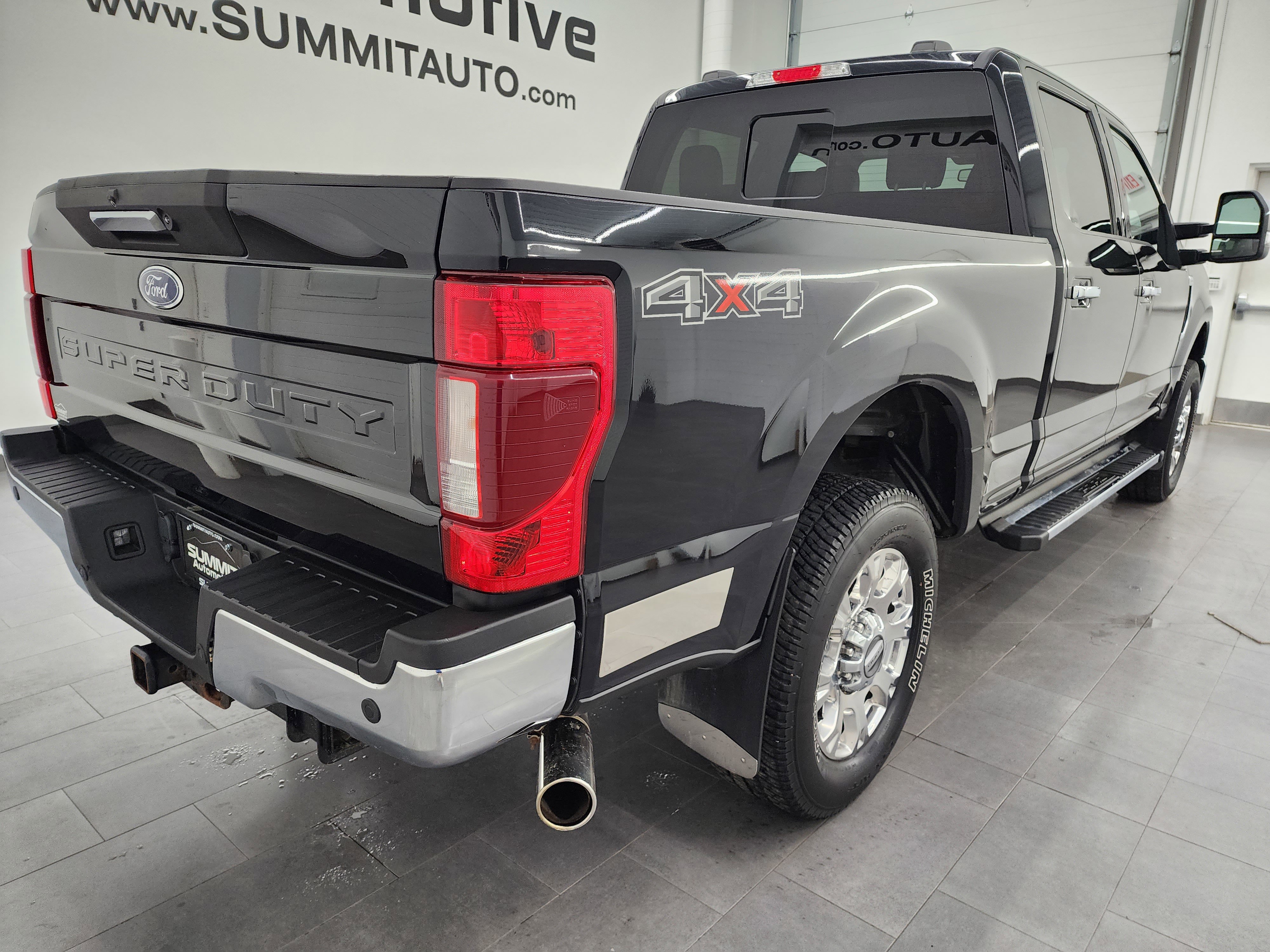 Used 2021 Ford F250 Lariat w/ Chrome Package image 4