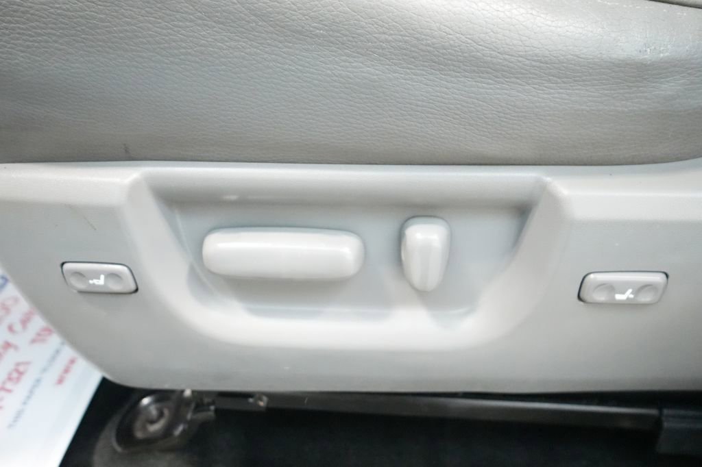 Used 2013 Toyota Sequoia Platinum image 14