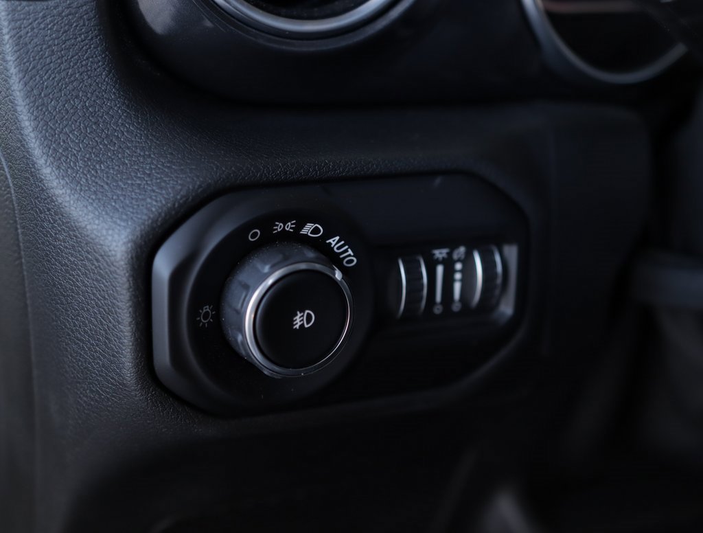 Used 2021 Jeep Wrangler Unlimited Rubicon w/ Trailer Tow Package image 10