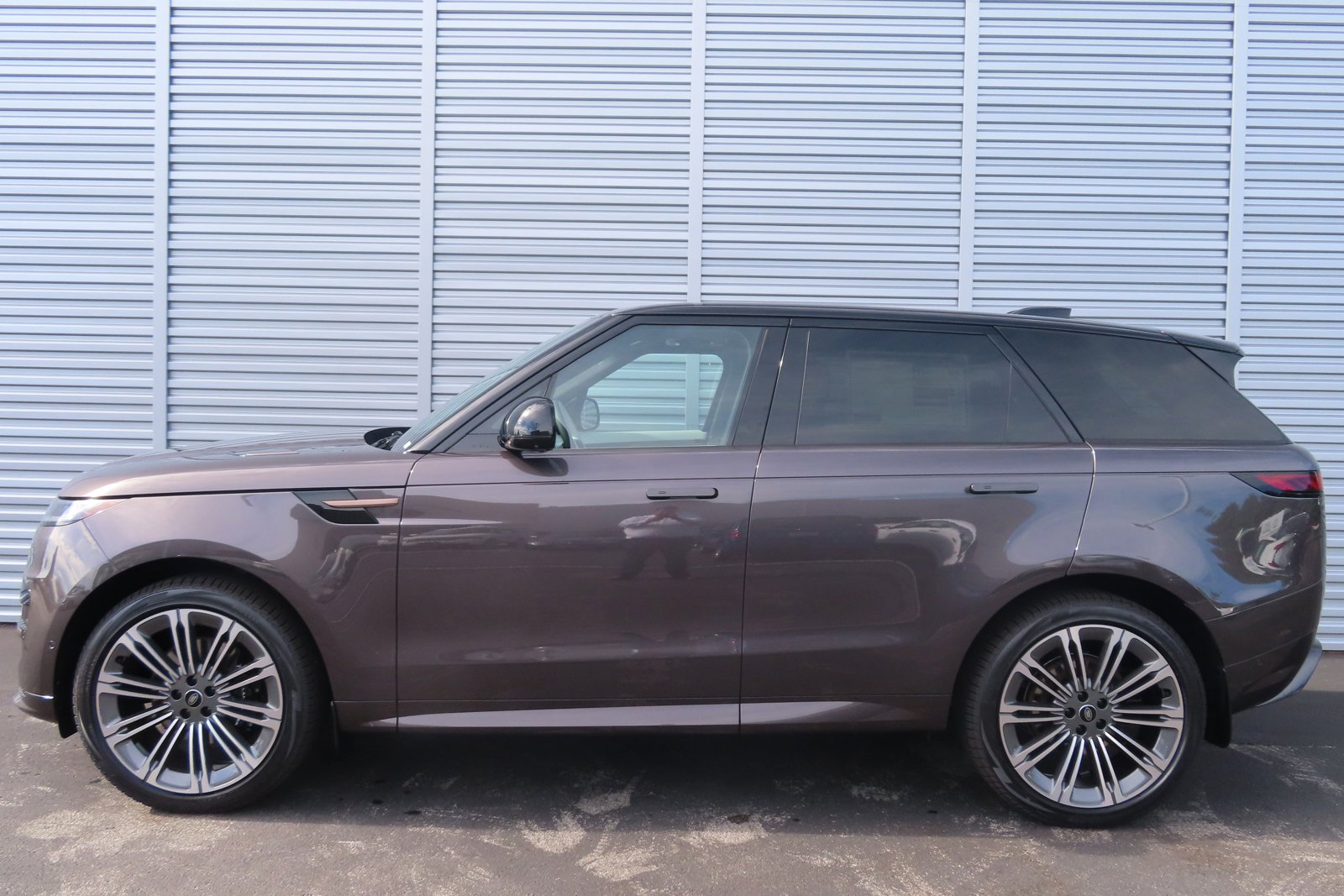 New 2024 Land Rover Range Rover Sport Dynamic SE image 8