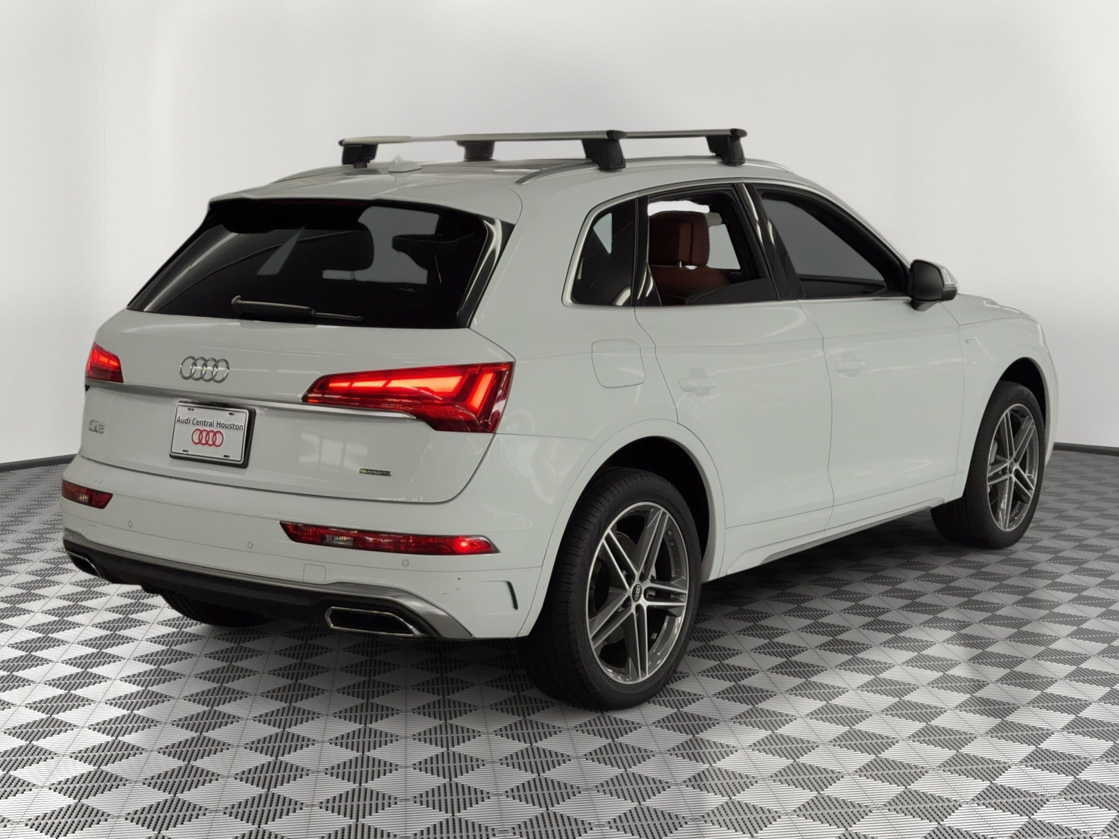 Certified 2023 Audi Q5 e Premium Plus w/ Premium Plus Package AWD/4WD image 9
