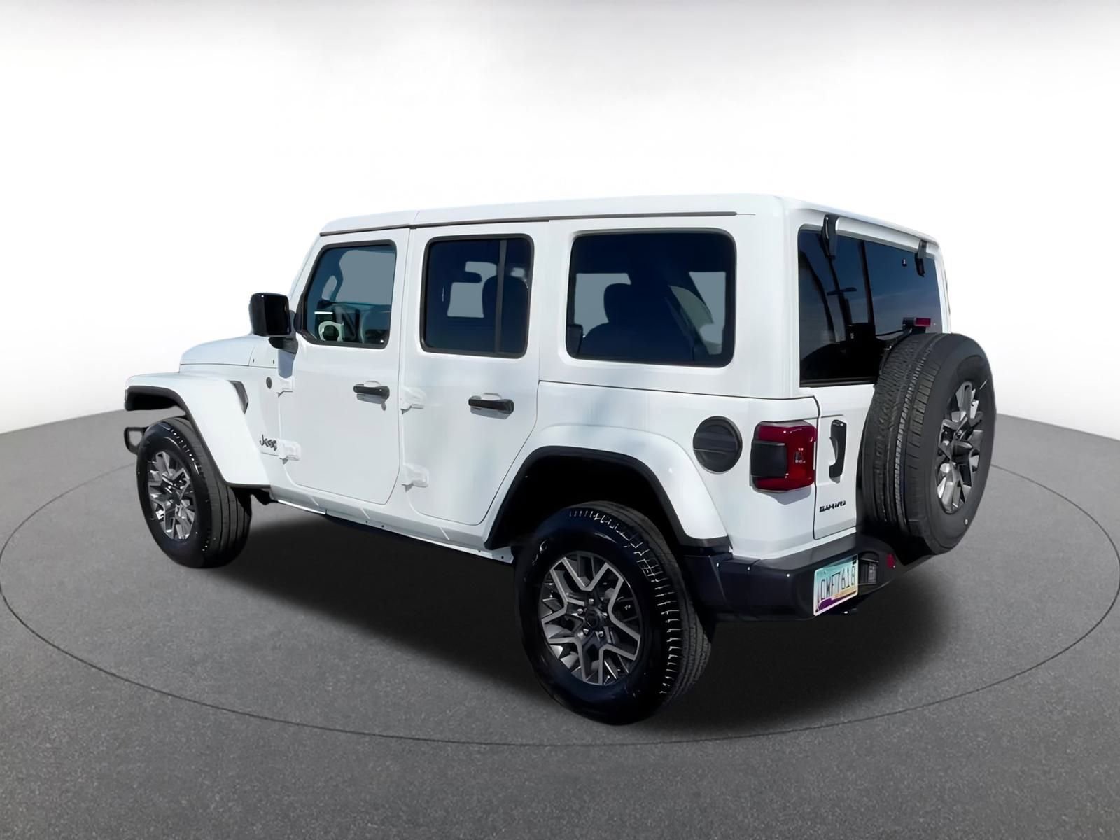 Used 2025 Jeep Wrangler Sahara image 10