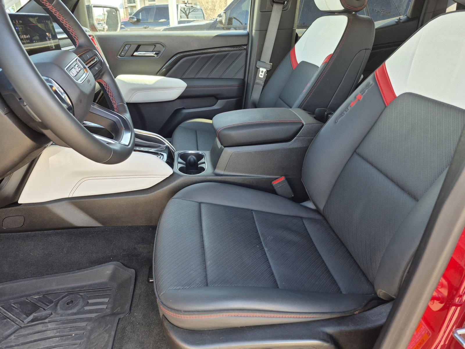 Used 2024 GMC Canyon AT4X image 17