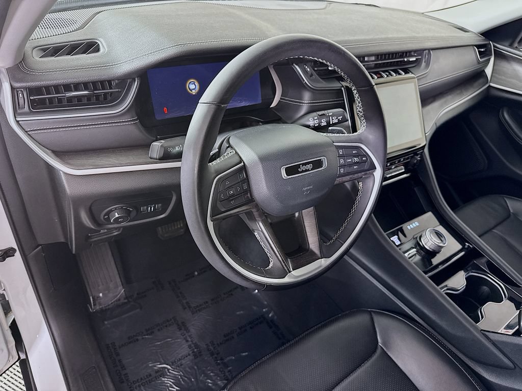 Used 2023 Jeep Grand Cherokee L Limited w/ Luxury Tech Group II AWD/4WD image 19