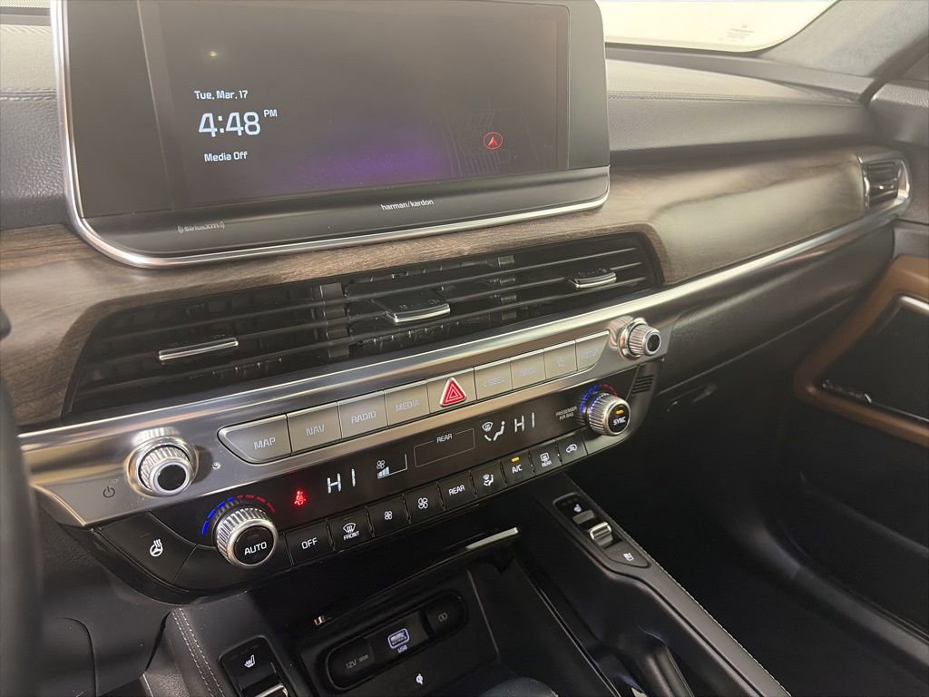 Used 2022 Kia Telluride SX w/ SX Prestige Package image 2