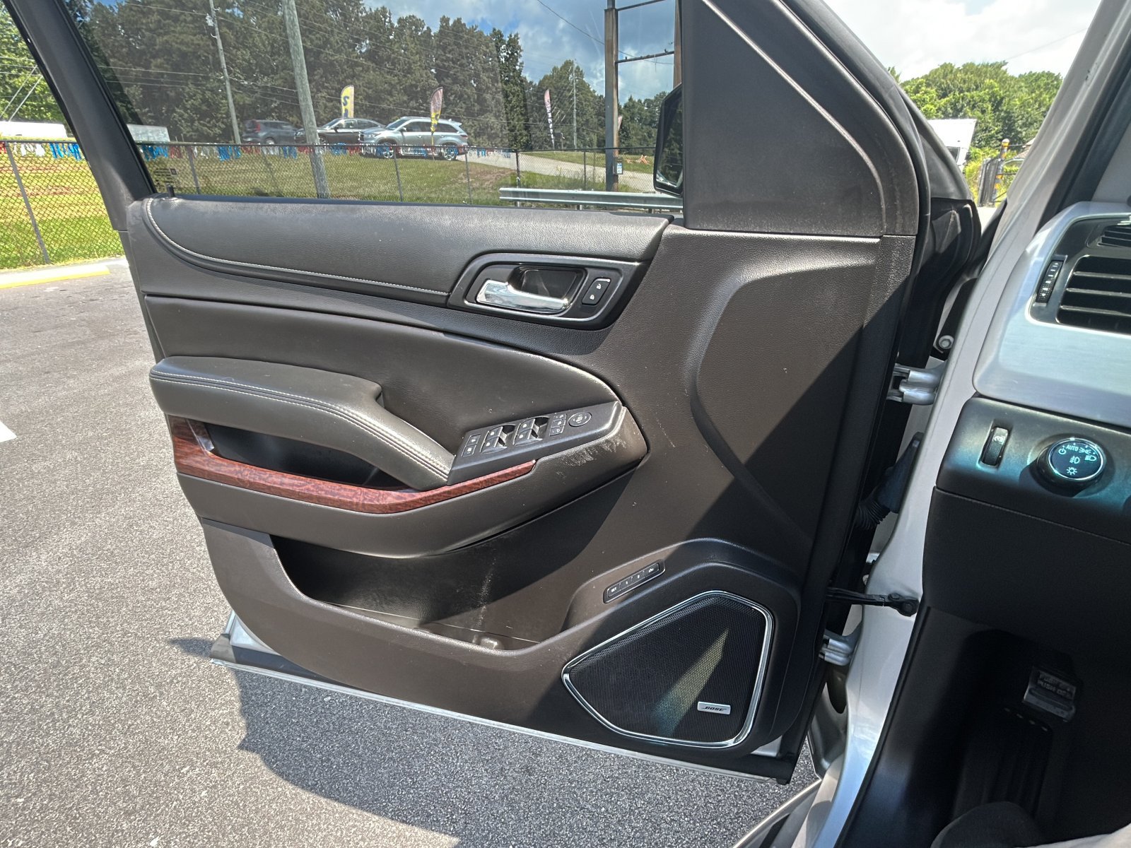 Used 2017 GMC Yukon SLT AWD/4WD image 18