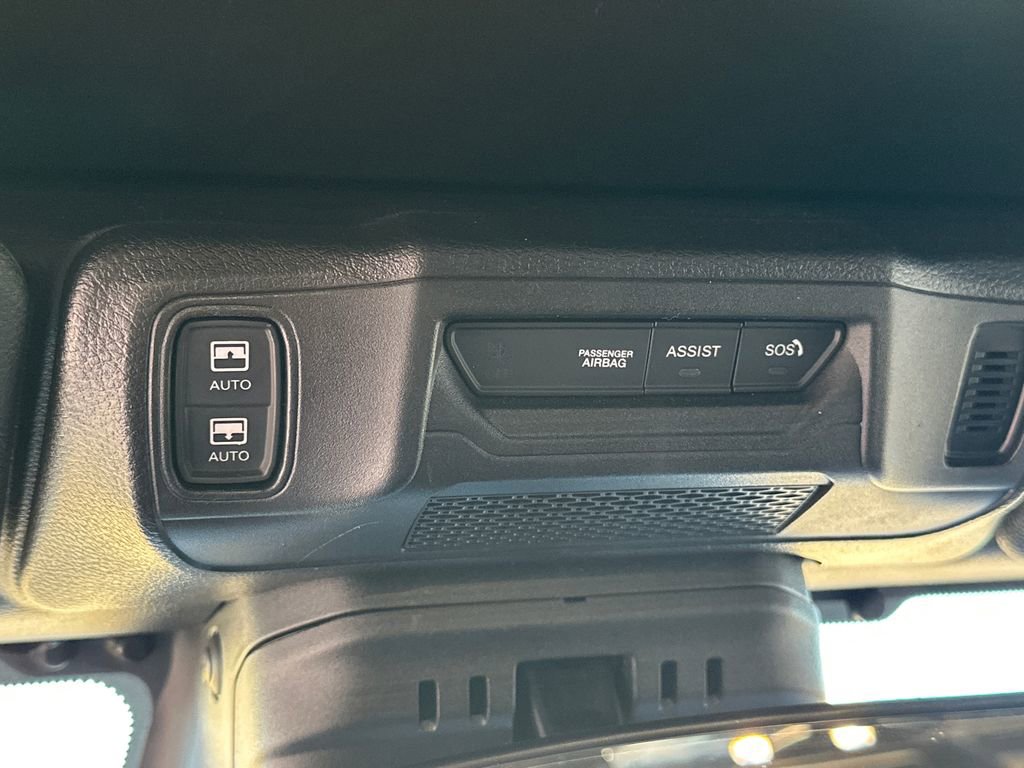 Used 2025 Jeep Wrangler Unlimited Sahara w/ Safety Group image 28