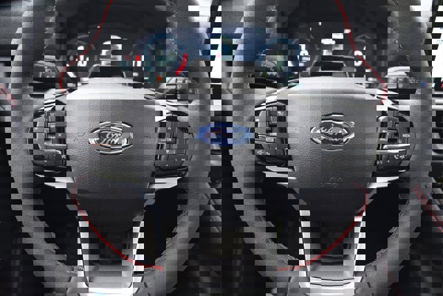 New 2026 Ford Explorer ST-Line w/ ST-Line Street Pack image 9