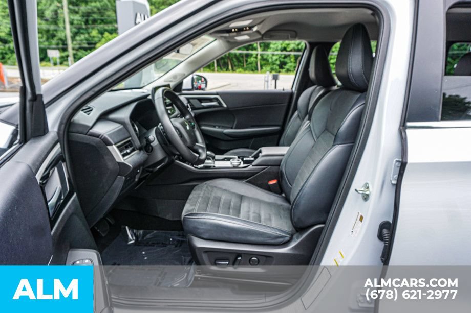 Used 2025 Mitsubishi Outlander SE FWD image 18