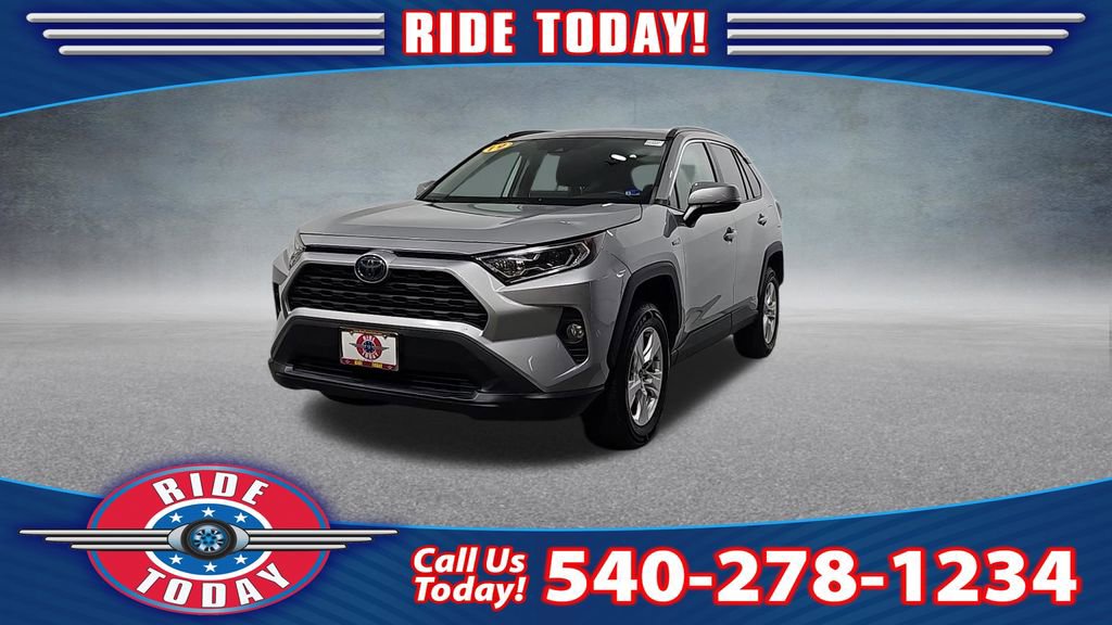 Used 2019 Toyota RAV4 XLE w/ Carpet Mat Package