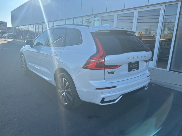 Certified 2025 Volvo XC60 B5 Plus image 3