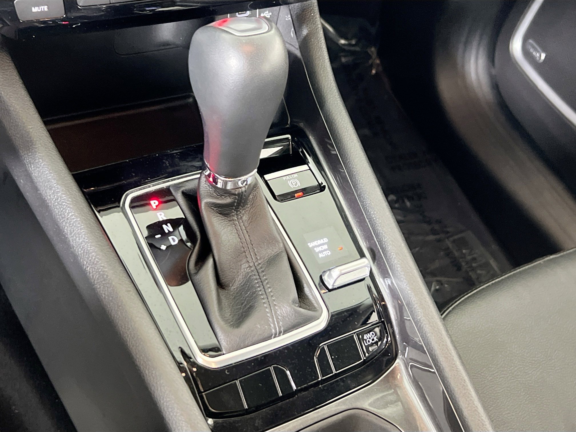 Used 2022 Jeep Compass Latitude w/ Sun and Sound Group image 16