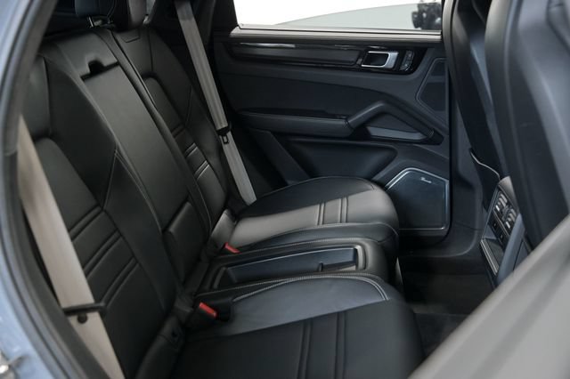 Used 2022 Porsche Cayenne Turbo GT AWD/4WD image 34