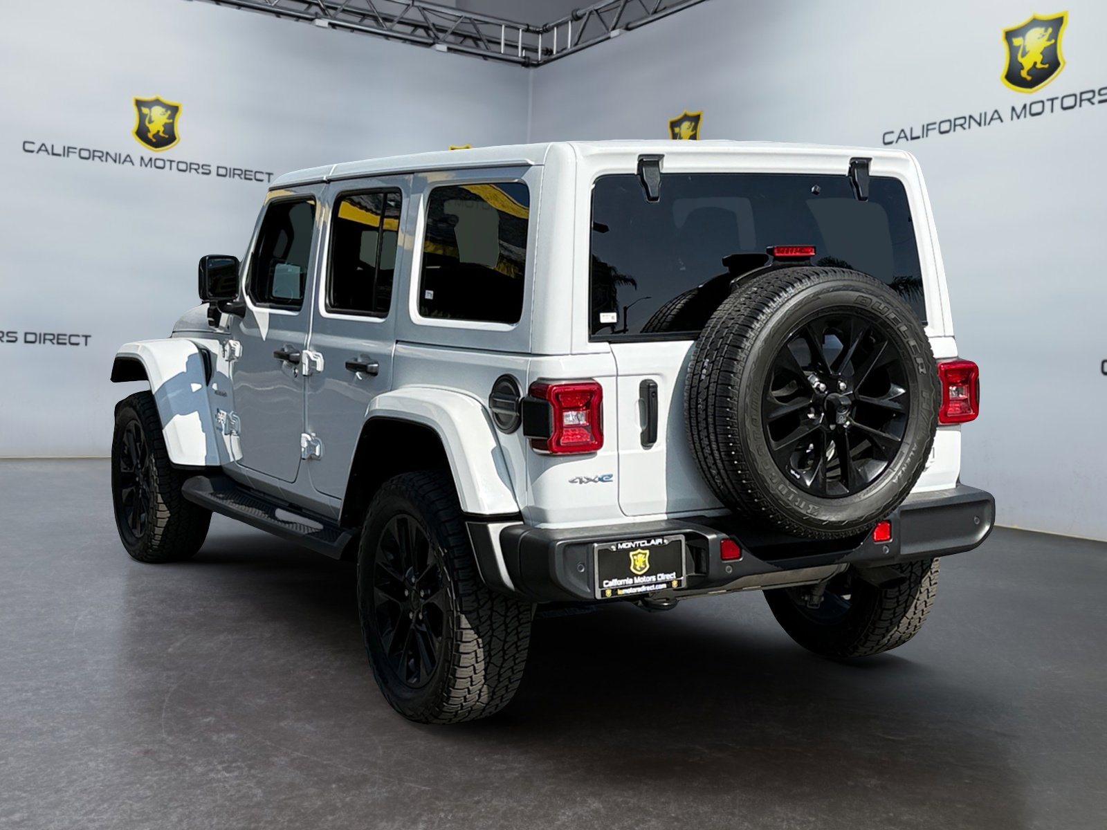Used 2021 Jeep Wrangler Unlimited Sahara w/ Cold Weather Group image 3