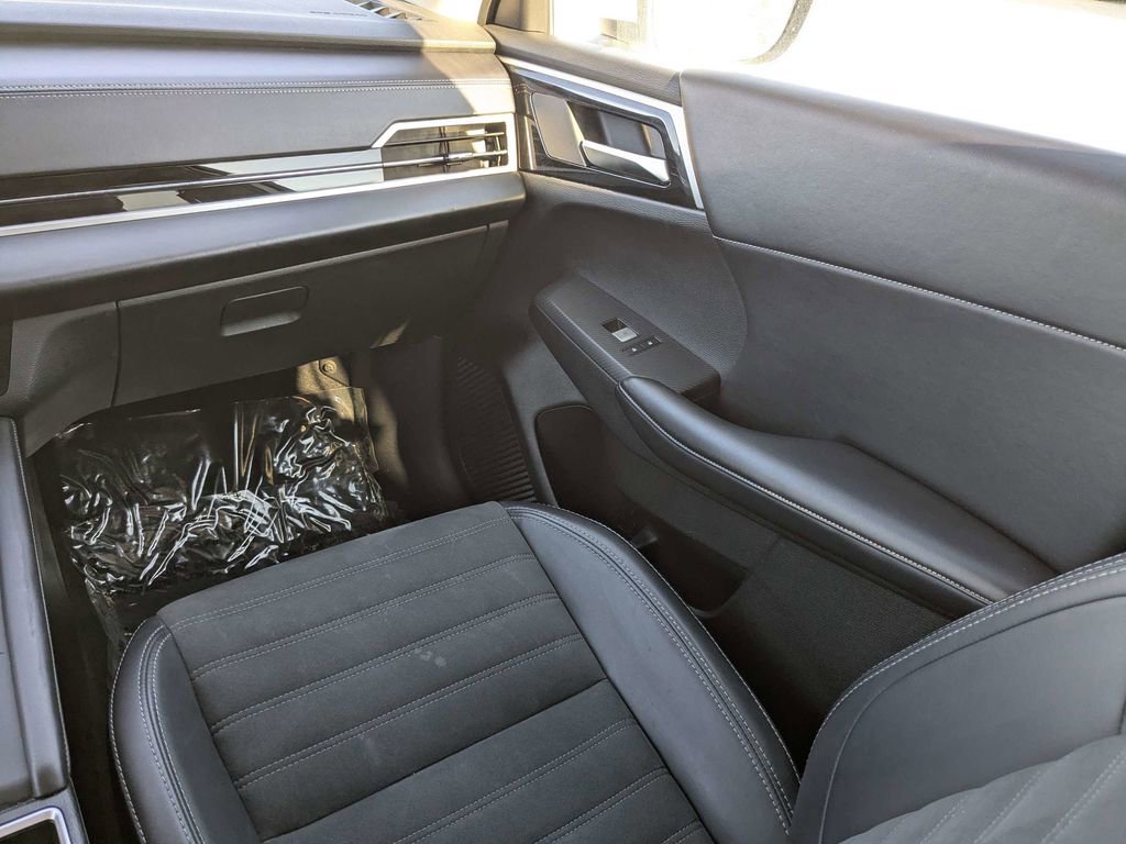 Used 2024 Mitsubishi Outlander SE image 18