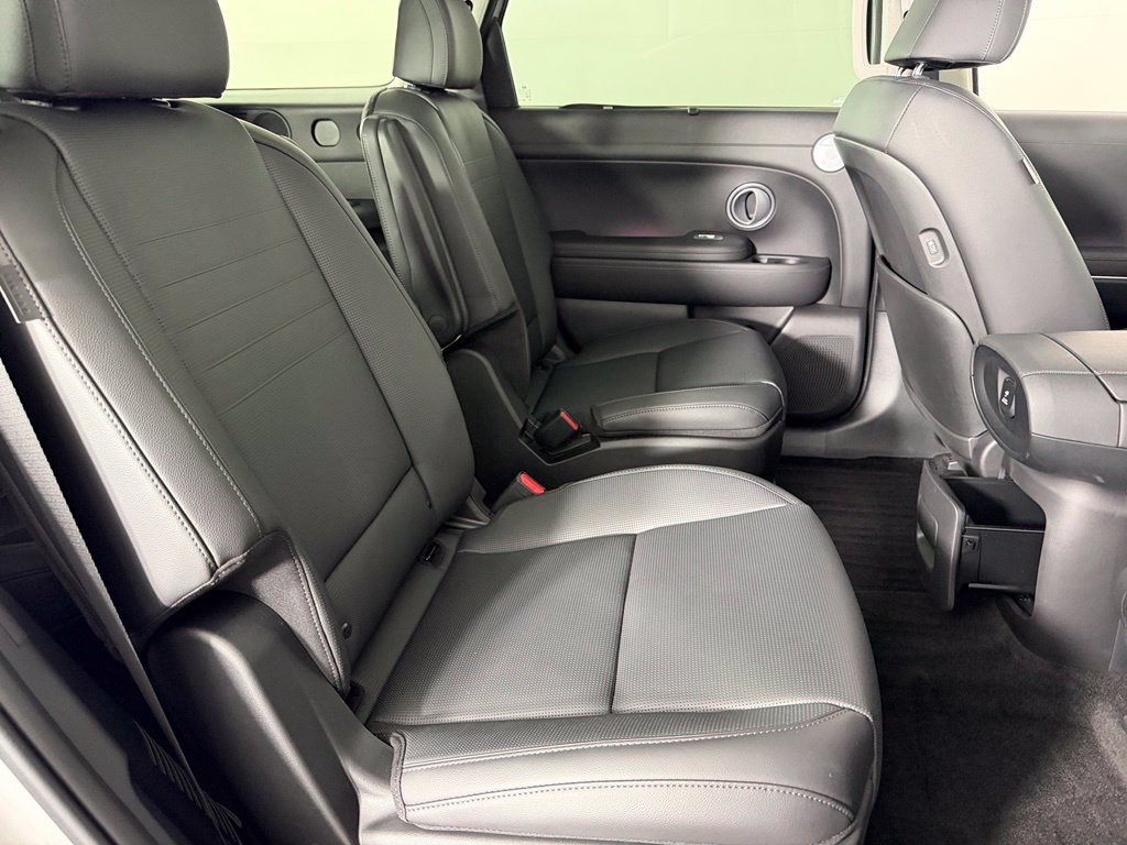 Used 2026 Hyundai Palisade Limited AWD/4WD image 32