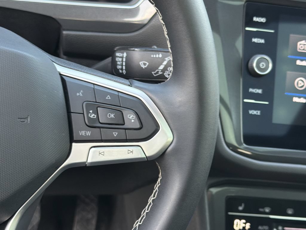 Used 2023 Volkswagen Tiguan SE w/ Panoramic Sunroof Package FWD image 25