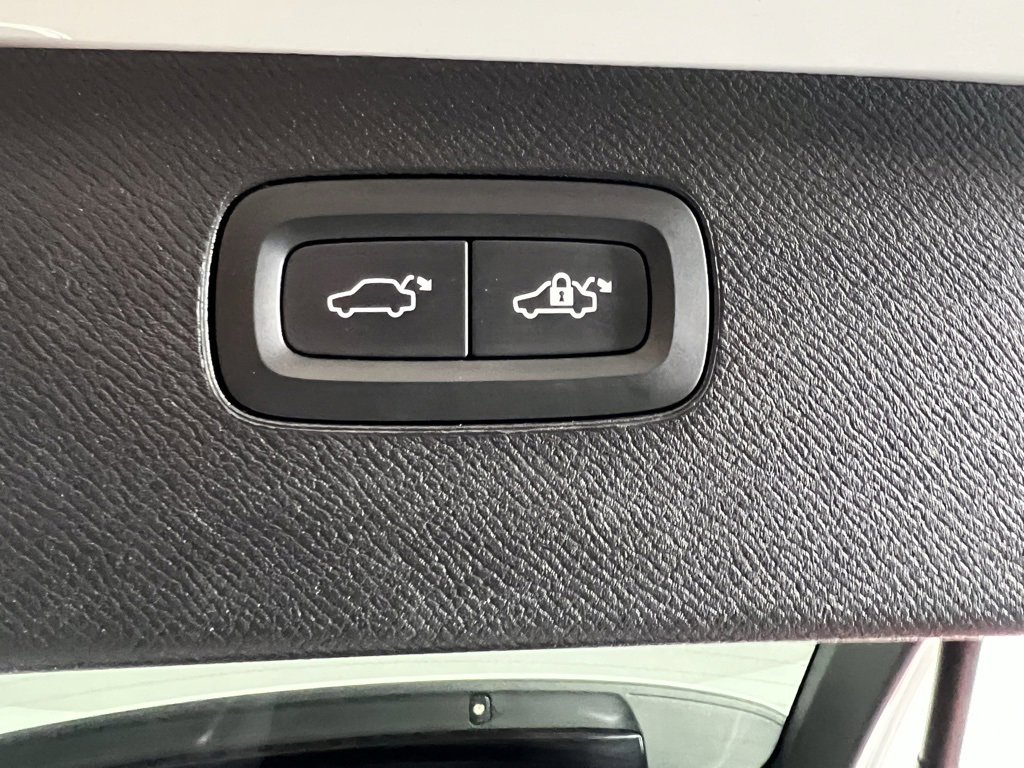 Used 2024 Volvo XC90 T8 Core w/ Protection Package Premier image 30
