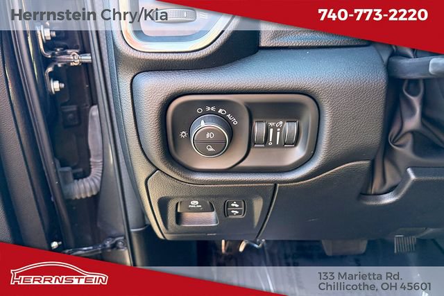 Used 2023 RAM 1500 Laramie AWD/4WD image 15