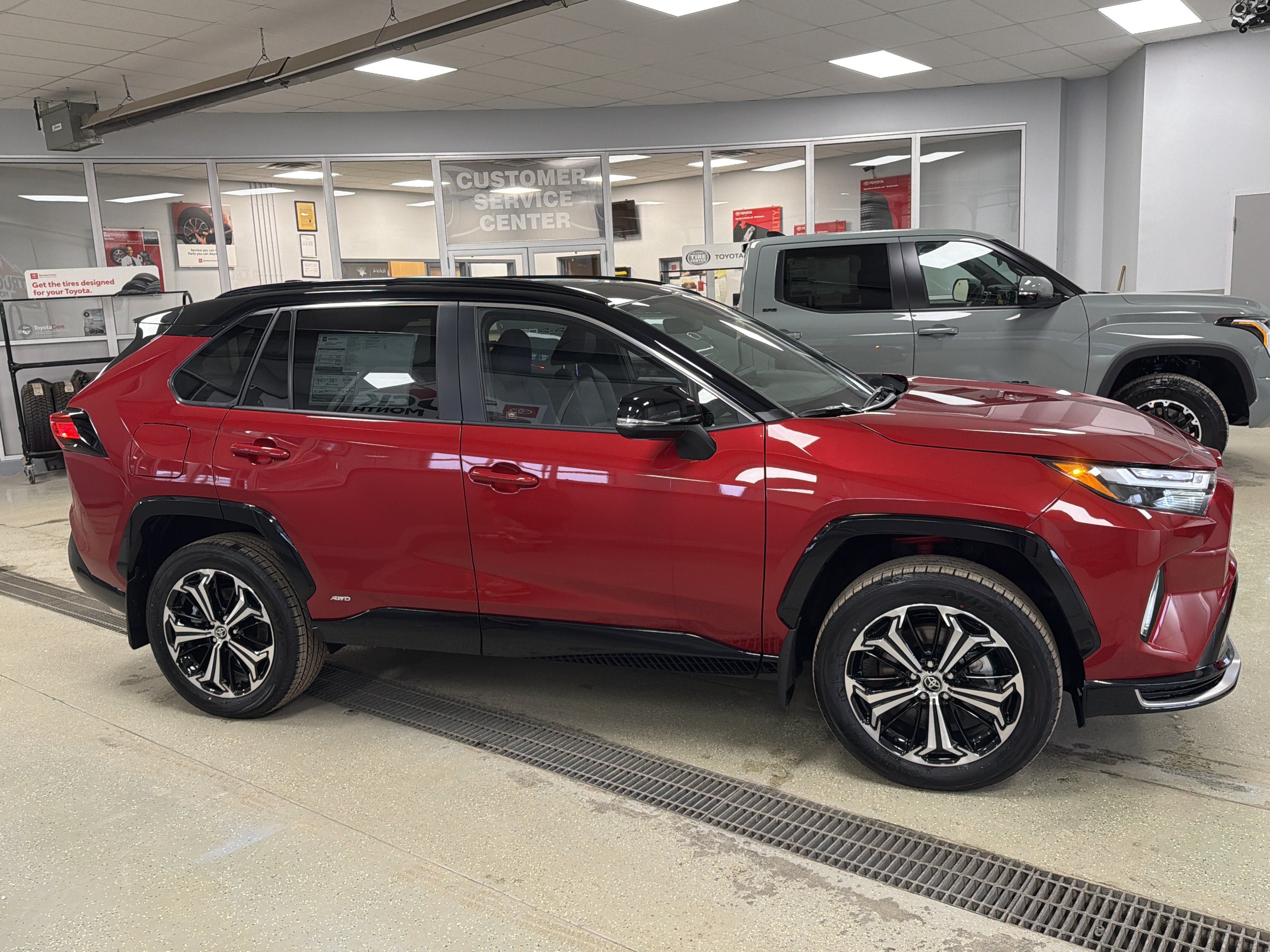 New 2025 Toyota RAV4 XSE w/ Weather Package AWD/4WD image 6