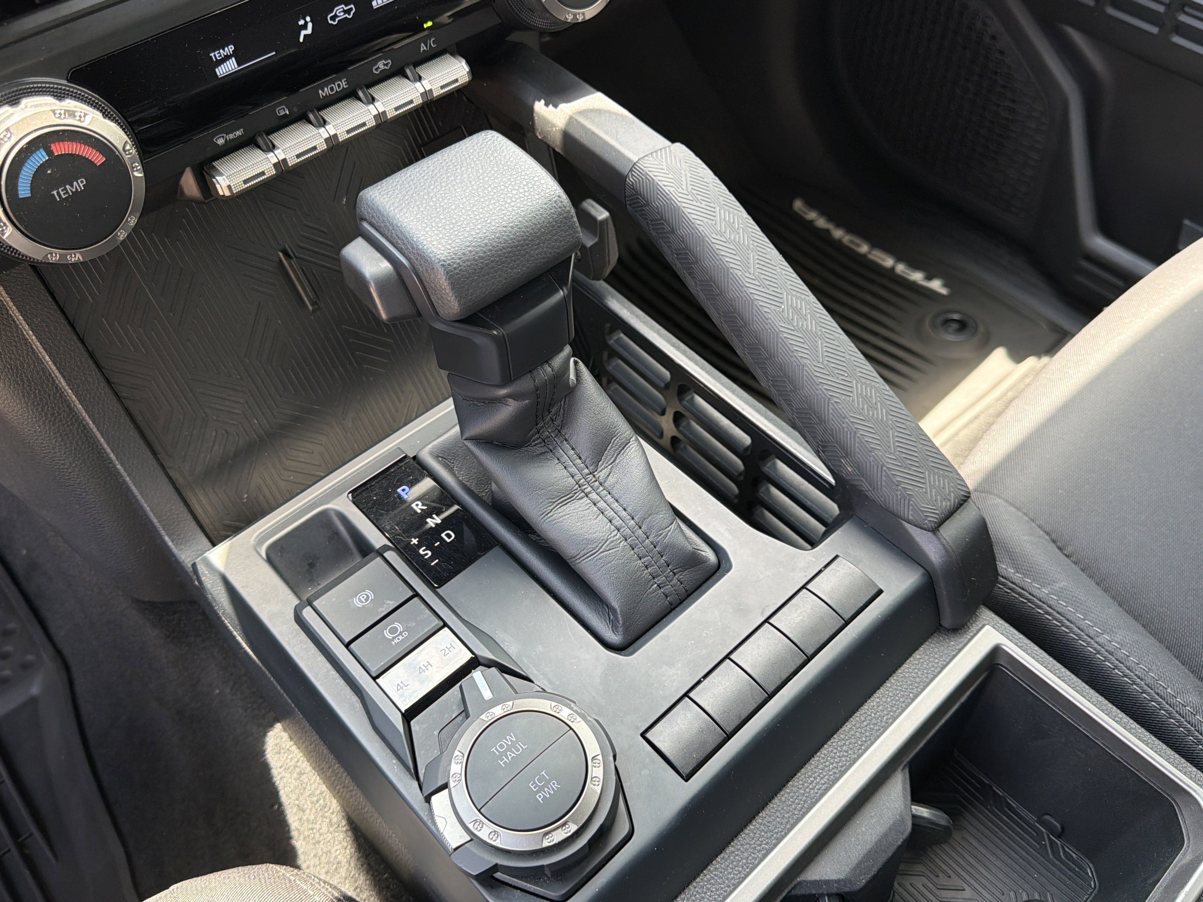 Used 2025 Toyota Tacoma SR5 AWD/4WD image 28