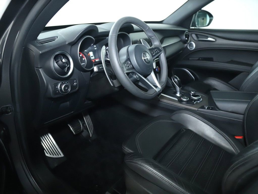 Used 2018 Alfa Romeo Stelvio Ti Sport image 18
