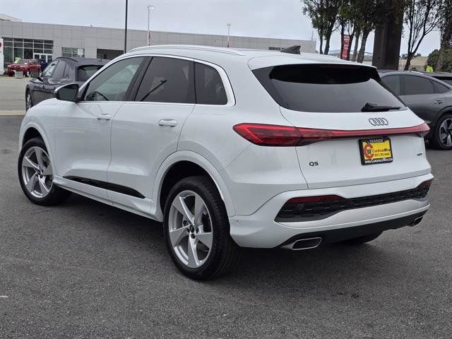 Used 2025 Audi Q5 Premium Plus w/ Premium Plus image 2