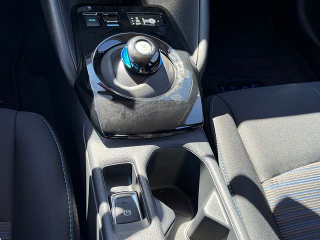 Certified 2025 Nissan Leaf SV Plus image 17