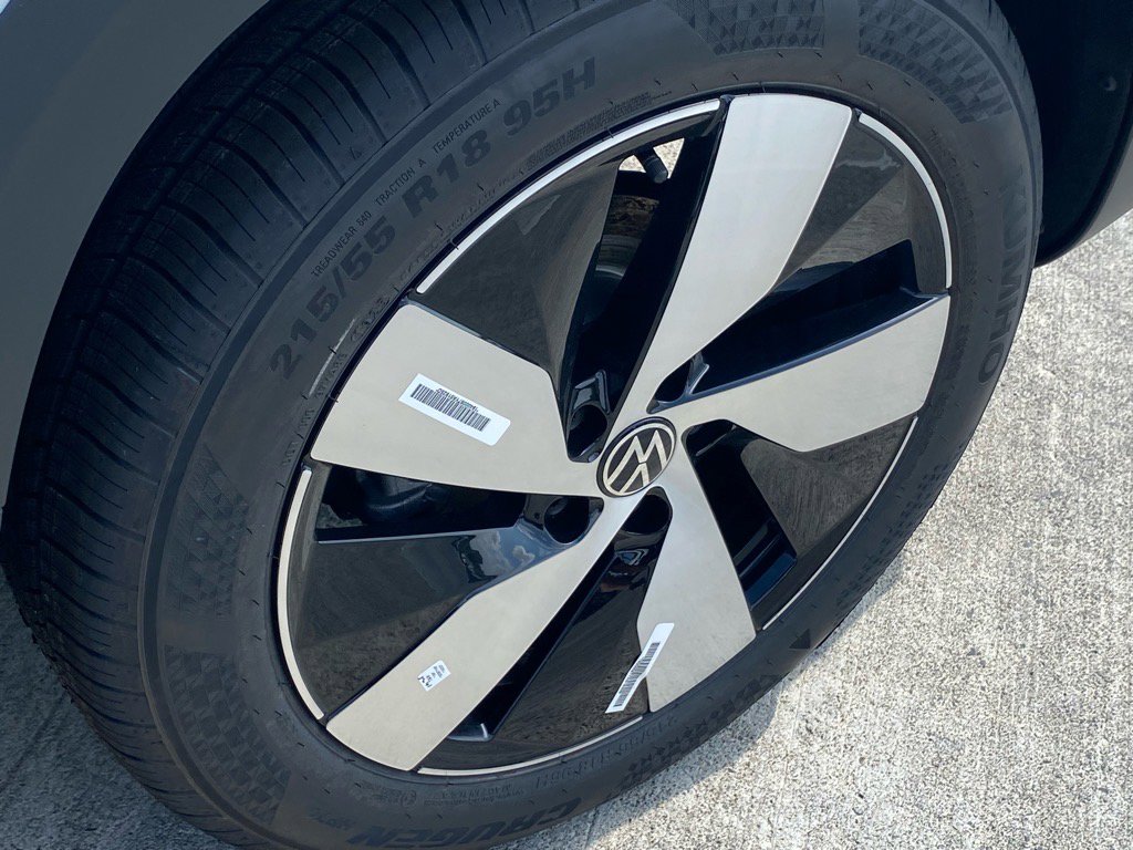 New 2025 Volkswagen Taos S image 11