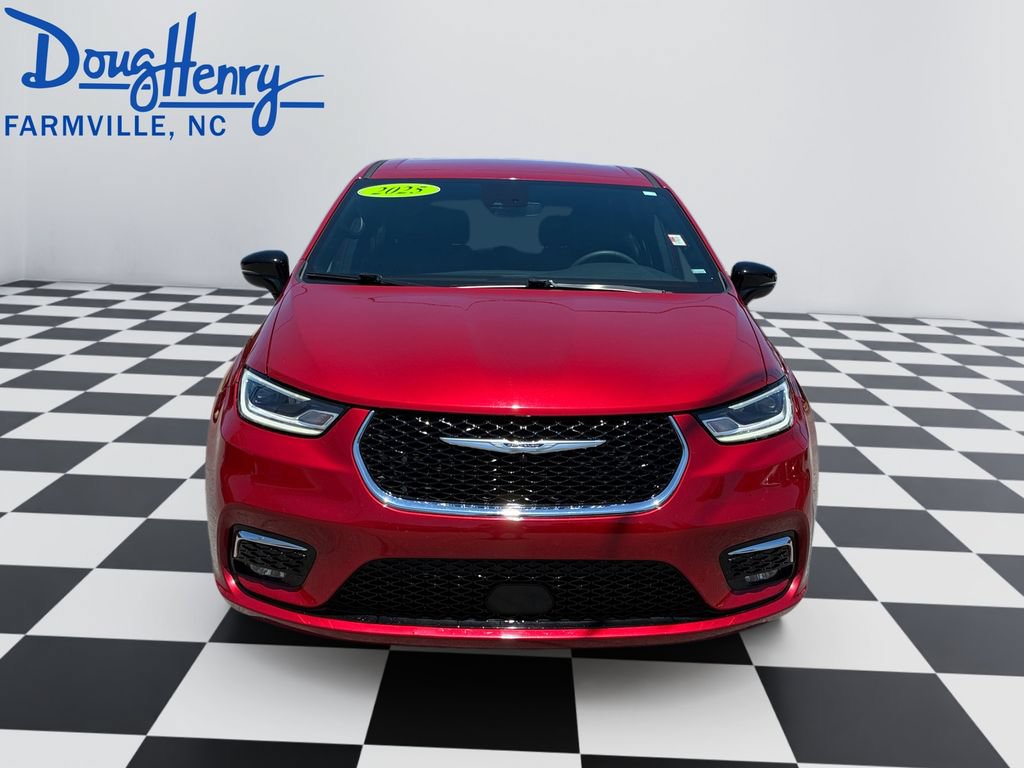 Used 2025 Chrysler Pacifica Select FWD image 8