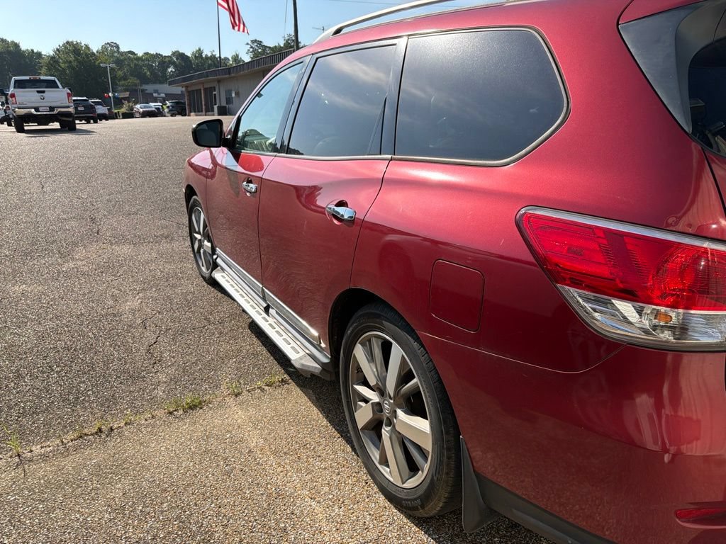 Used 2015 Nissan Pathfinder Platinum FWD image 4