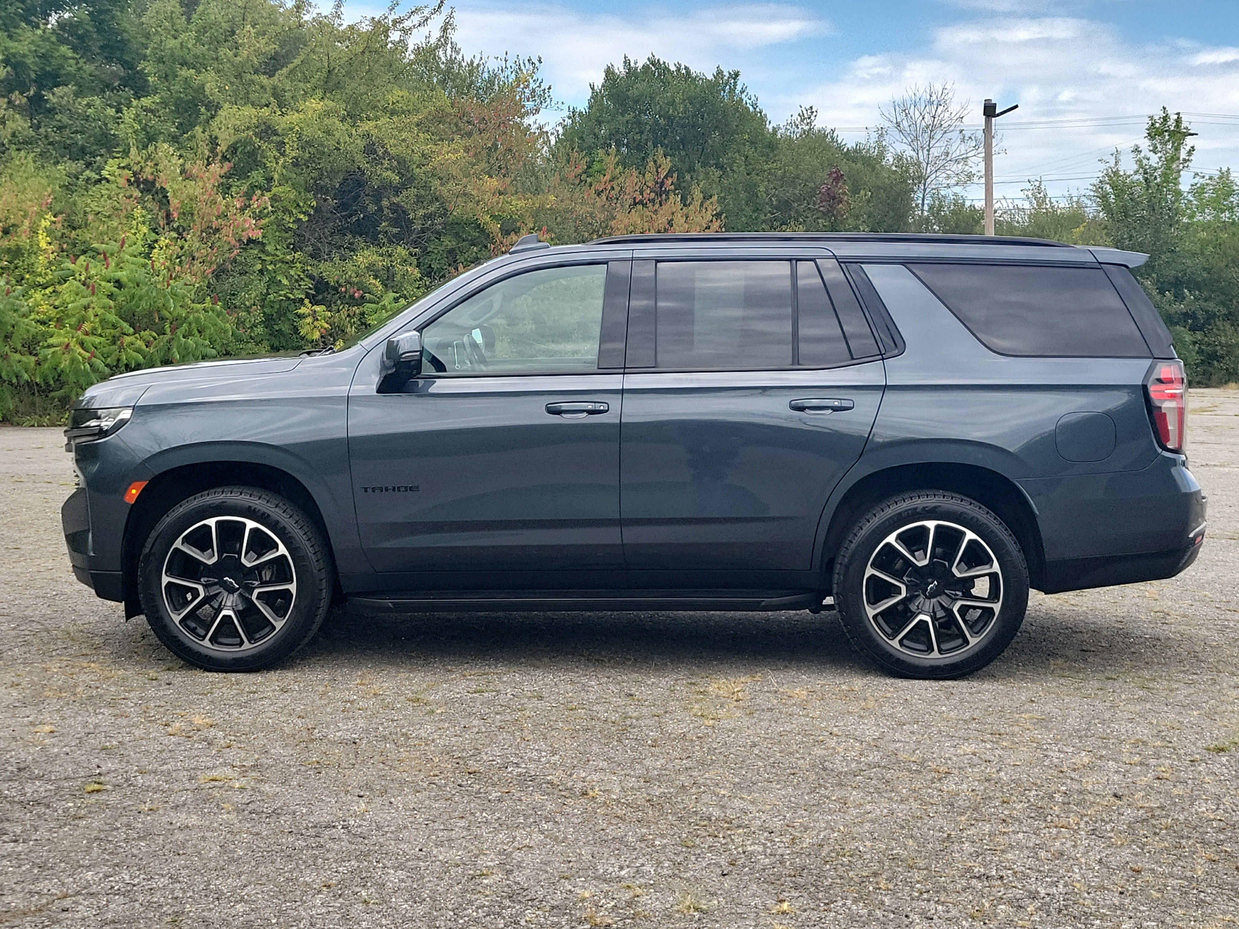 Used 2021 Chevrolet Tahoe RST w/ Luxury Package AWD/4WD image 8