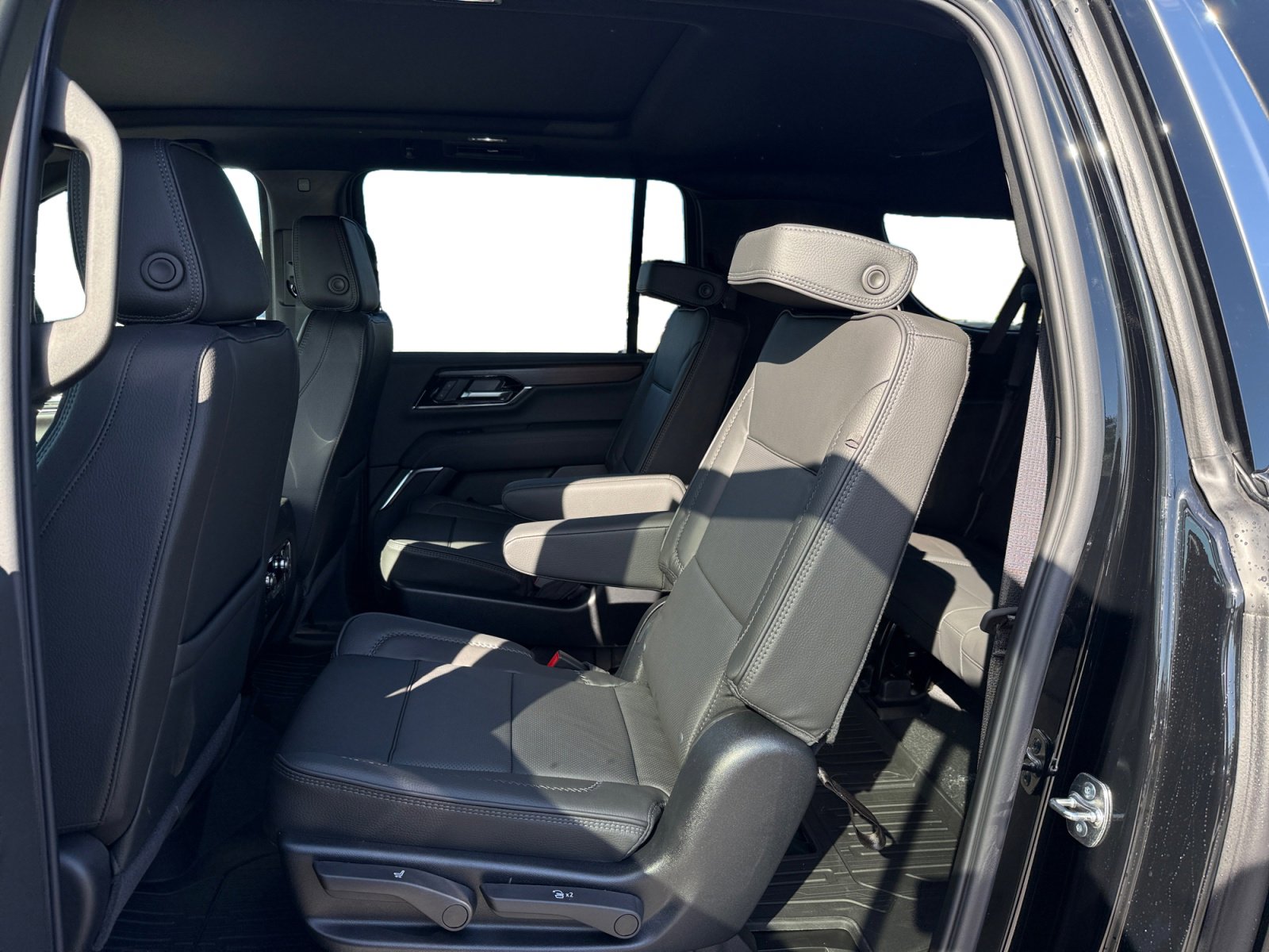 New 2026 GMC Yukon XL Denali w/ Sun & Power Step Package image 16