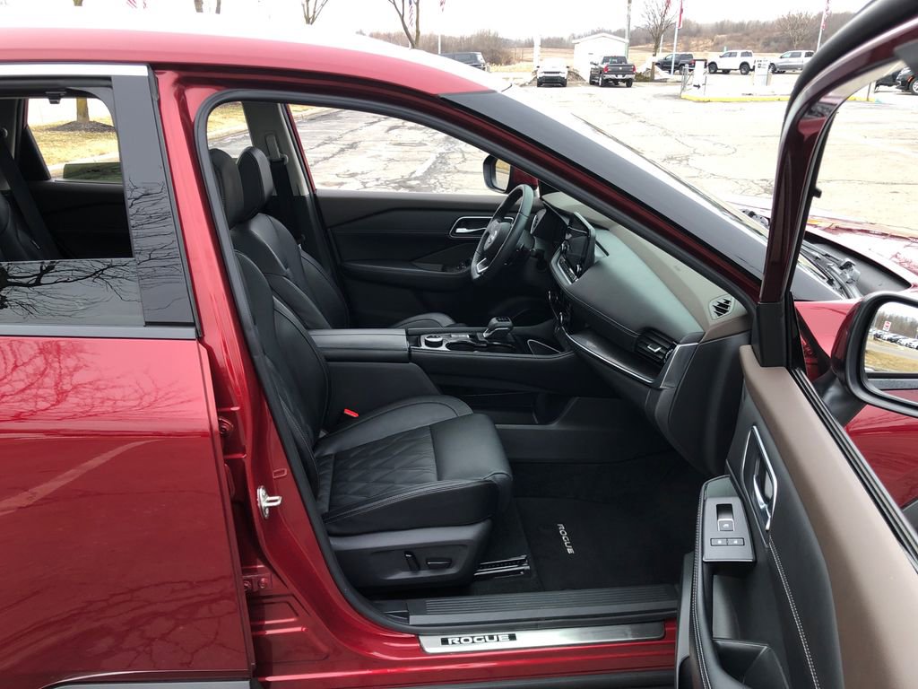 Used 2023 Nissan Rogue Platinum w/ Platinum Premium Package image 23