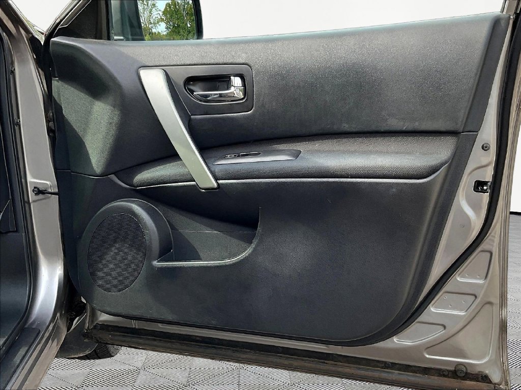 Used 2013 Nissan Rogue S w/ Special Edition Pkg FWD image 29
