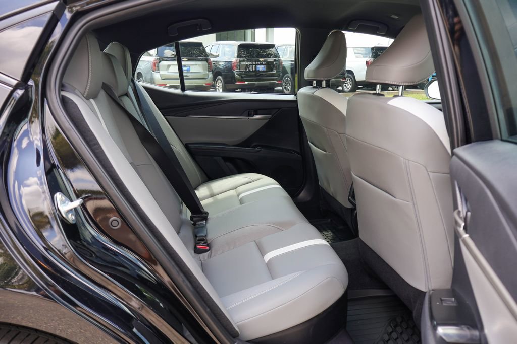 Used 2026 Toyota Camry SE w/ Convenience Package FWD image 11