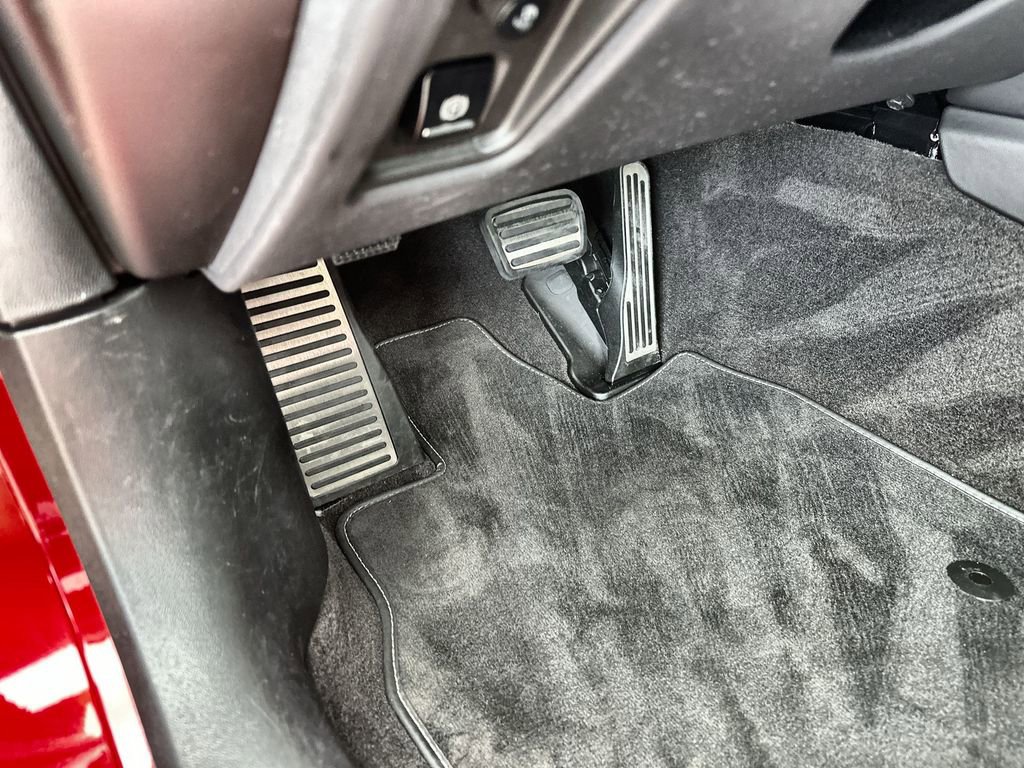 Used 2024 Chevrolet Corvette Z06 w/ Stealth Interior Trim Package RWD image 16