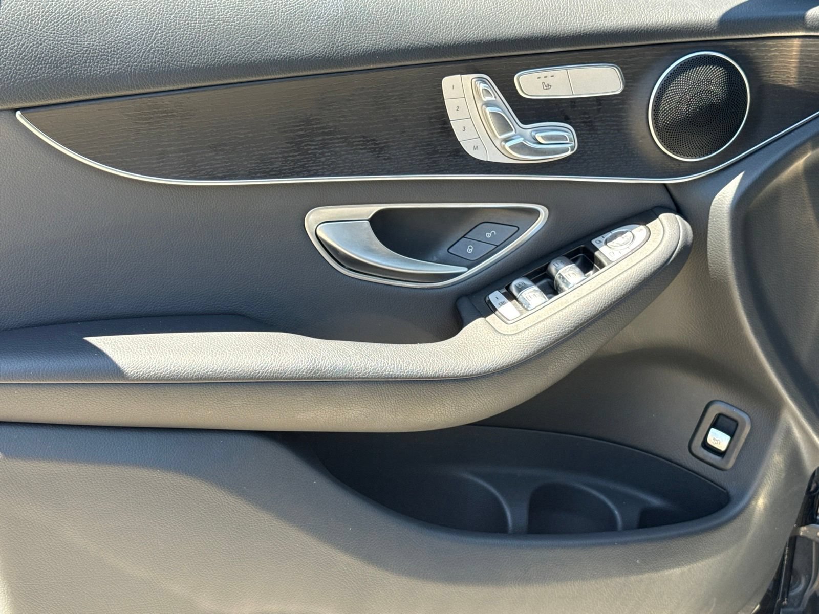Used 2022 Mercedes-Benz GLC 300 image 22