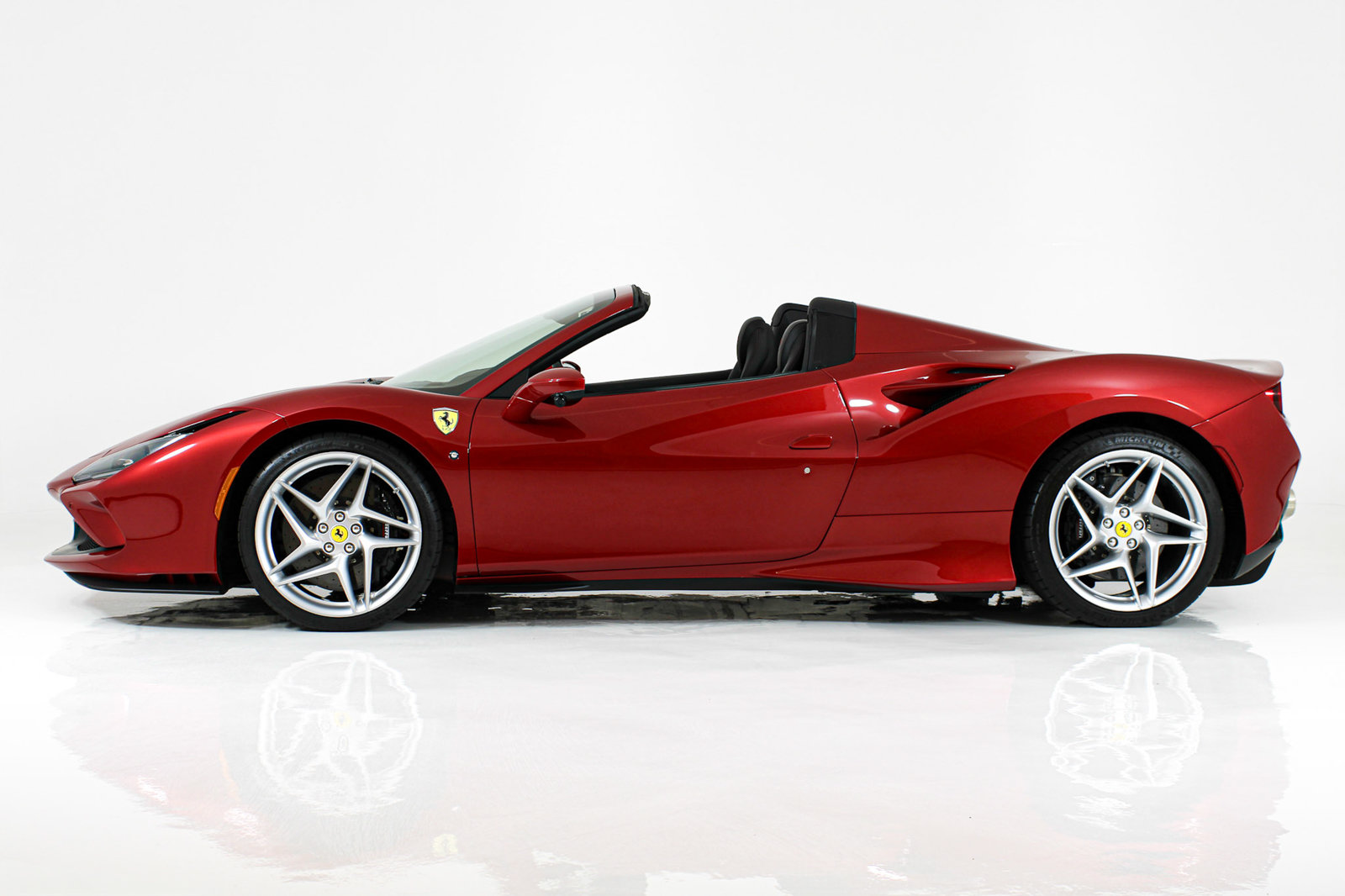 Certified 2023 Ferrari F8 Tributo RWD image 4