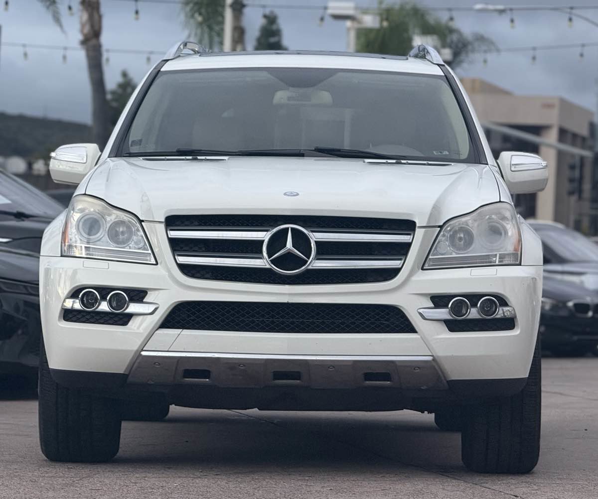 Used 2010 Mercedes-Benz GL 450 4MATIC image 2
