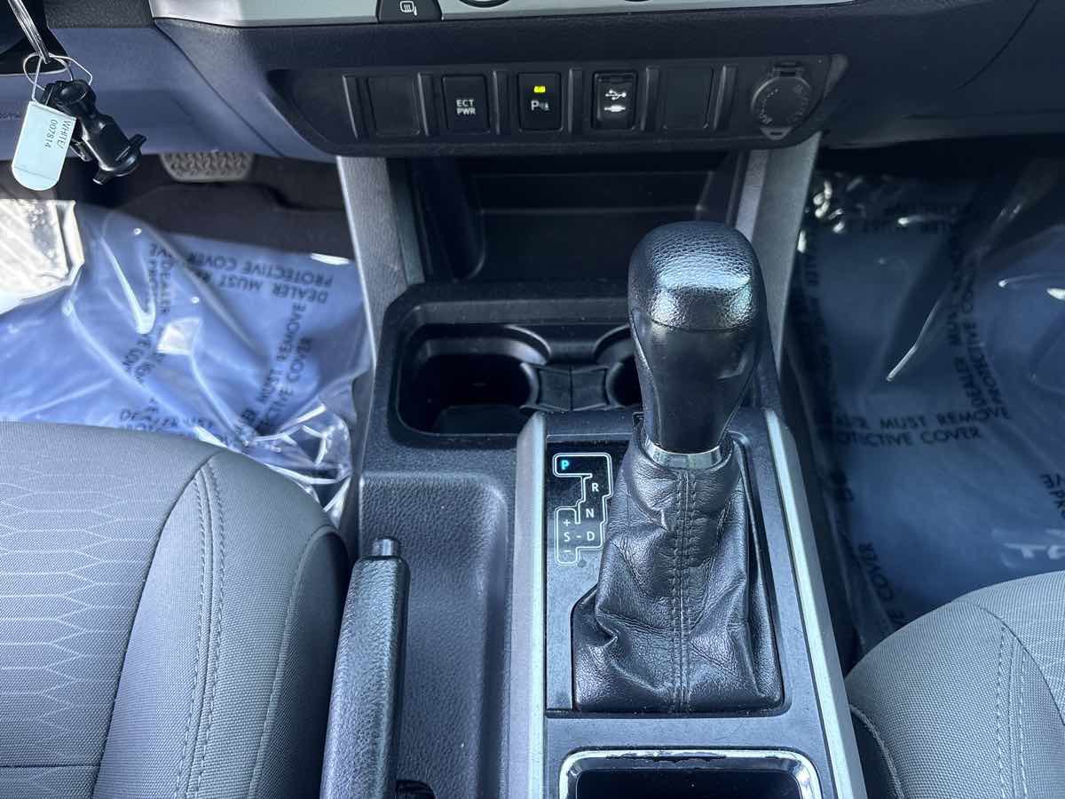 Used 2017 Toyota Tacoma SR5 w/ Tow Package image 27