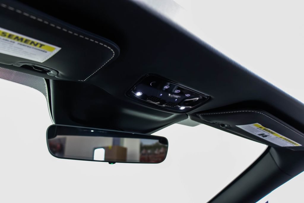 Certified 2025 Ferrari Roma Spider RWD image 41