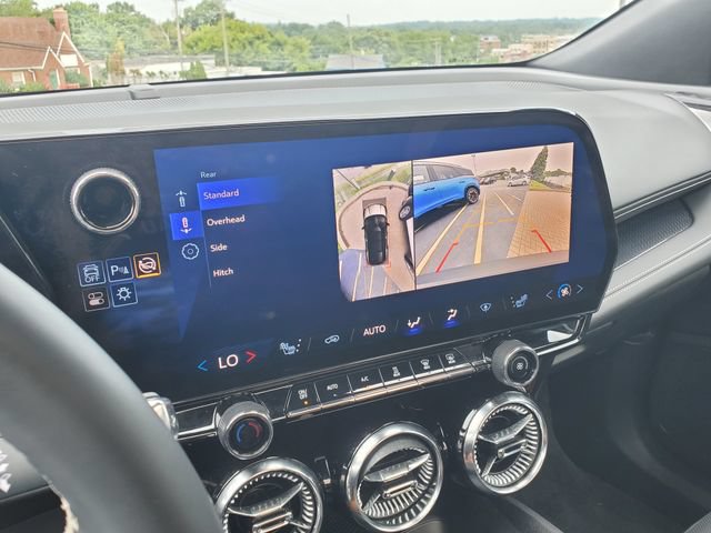 Certified 2024 Chevrolet Blazer EV LT AWD/4WD image 33