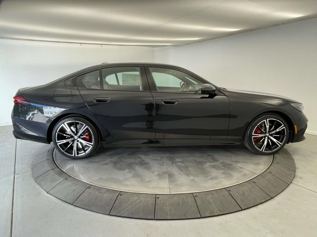 New 2027 BMW 530i xDrive w/ M Sport Package AWD/4WD image 6