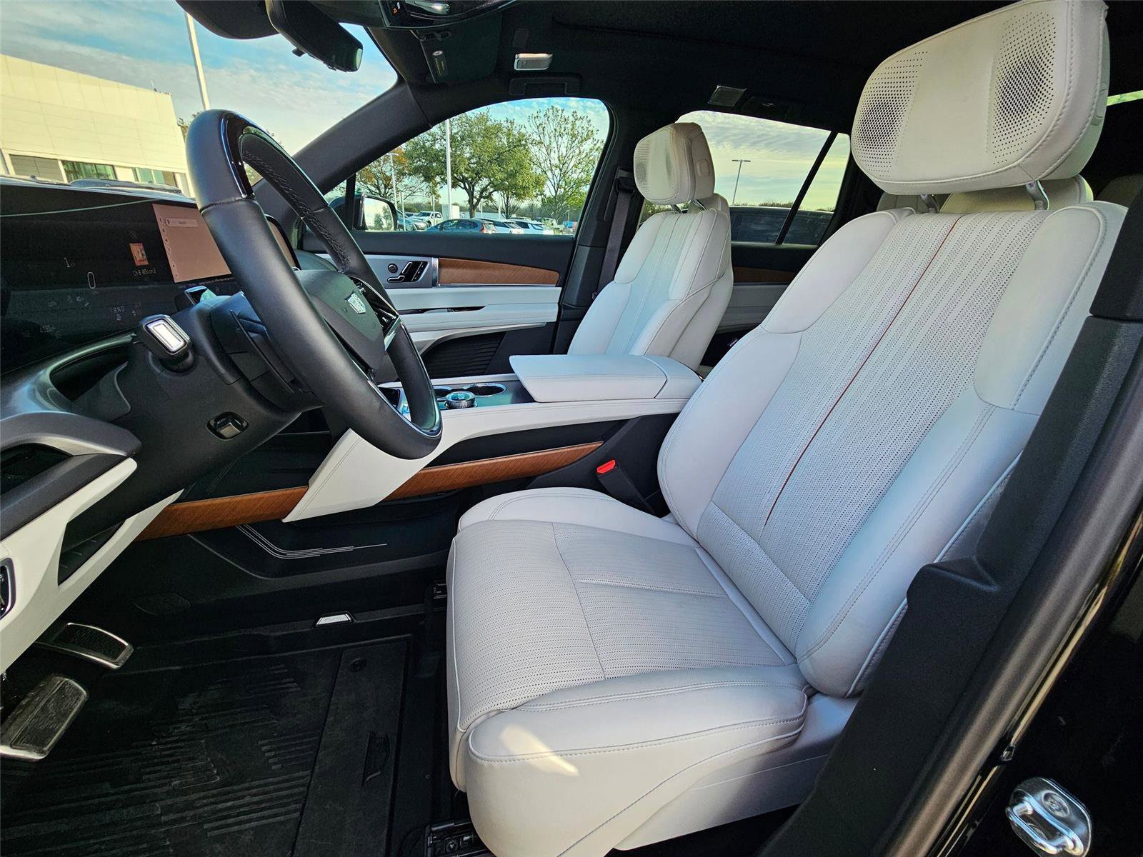 New 2026 Cadillac Vistiq Sport w/ LPO, Floor Liner Package AWD/4WD image 26