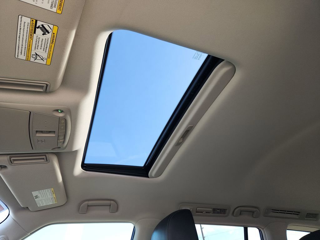 Used 2020 Nissan Armada Platinum w/ Captain's Chairs Package image 17