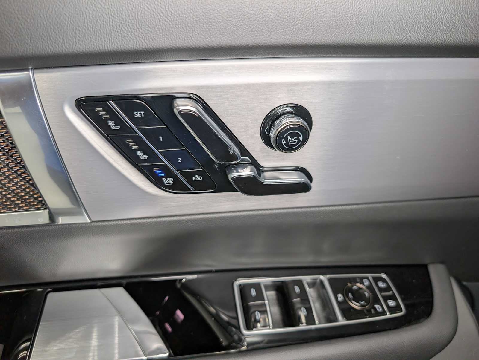 New 2027 Cadillac Vistiq Luxury w/ LPO, Floor Liner Package AWD/4WD image 33