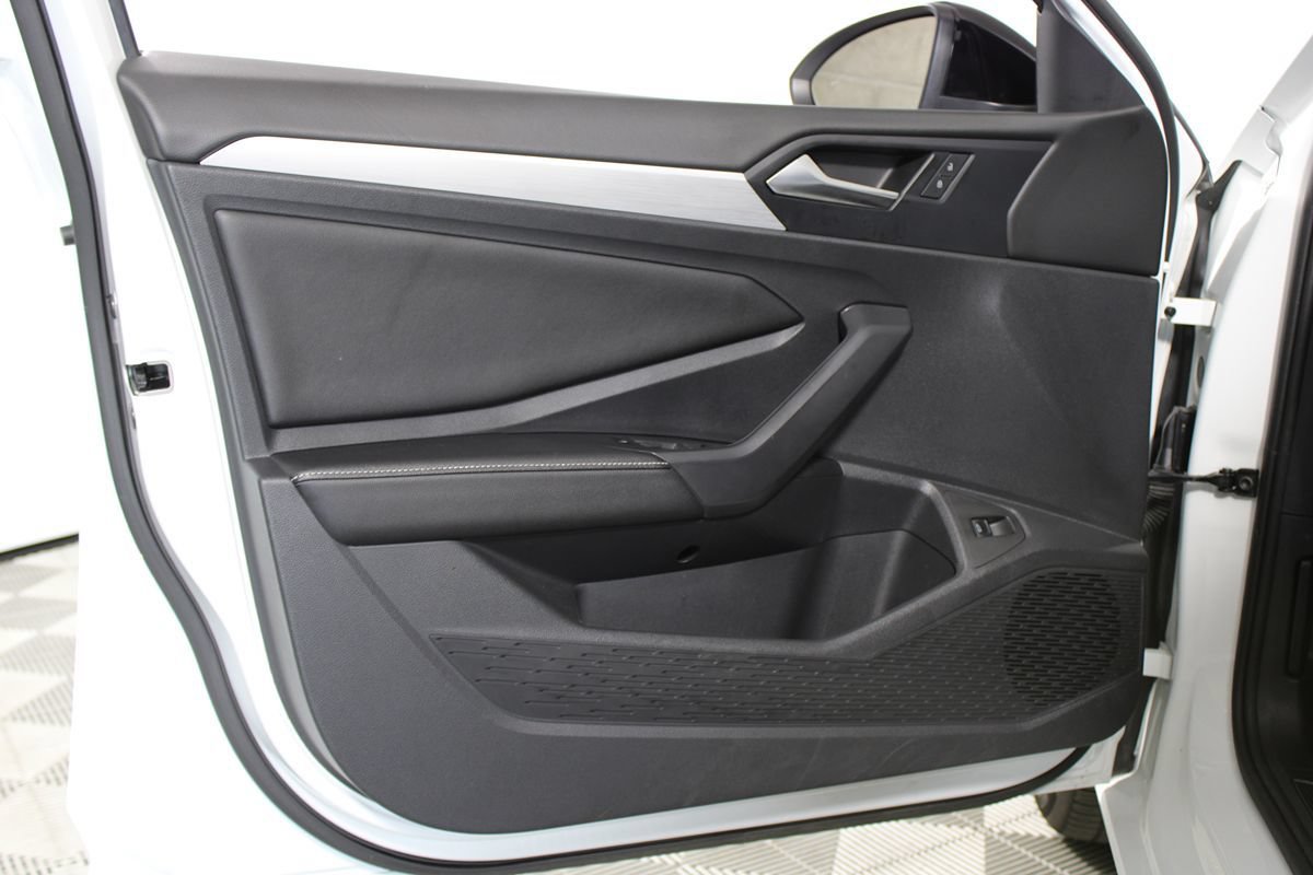 Used 2025 Volkswagen Jetta Sport FWD image 6